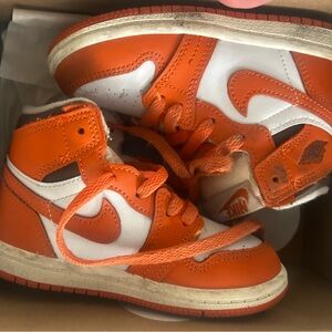 JORDAN 7 RETRO (TD)
BLACK/CITRUS-VARSITY RED
NOIR/VARSITY ROUGE/CITRUS